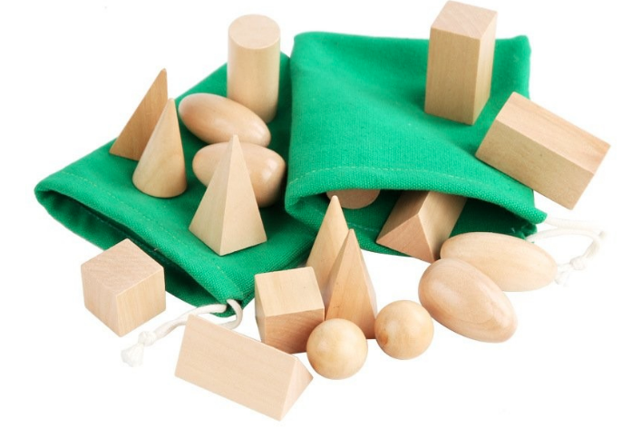 Ub set 20 corpuri geometrice din lemn masiv